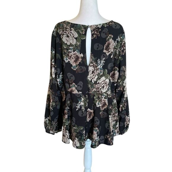 Torrid Flowers and Skull Print Blouse Peplum Crepe Sweetheart Neck Womens 2X - Picture 4 of 12